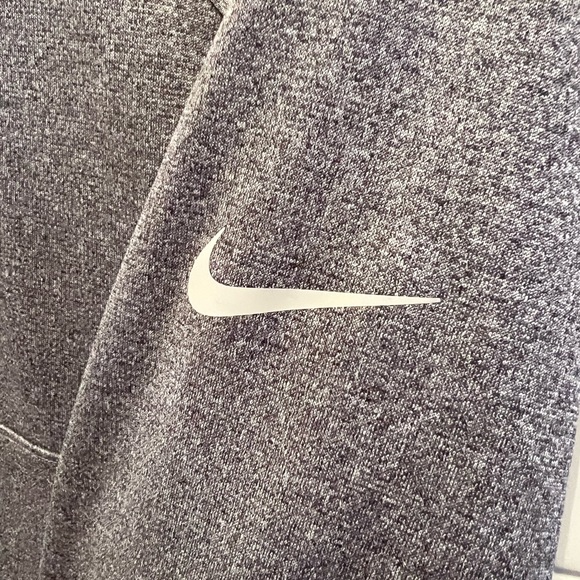 Nike Men's Dark Grey Therma-FIT 1/2-Zip Fleece
Sz. Large - Picture 4 of 6